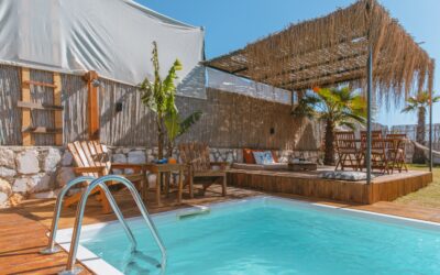 Lounge junto a la piscina